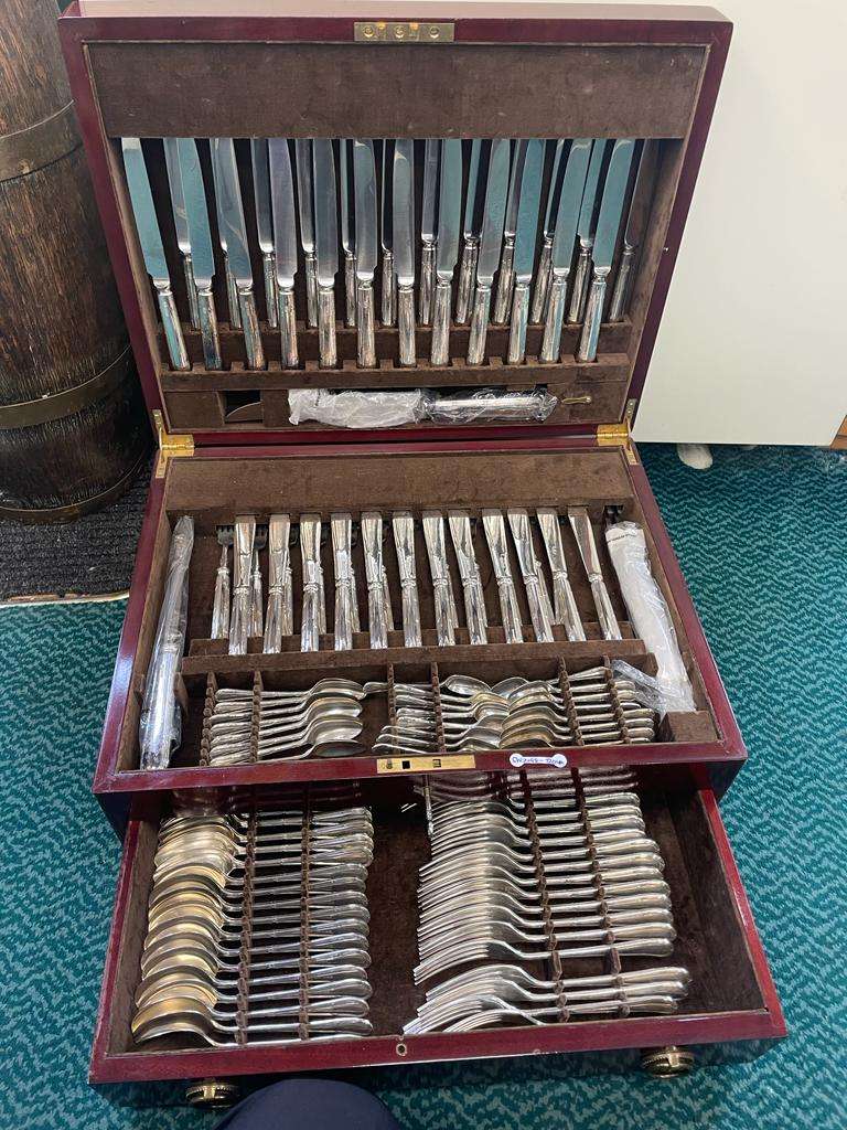 Harrods Silver Service, 7750 grams